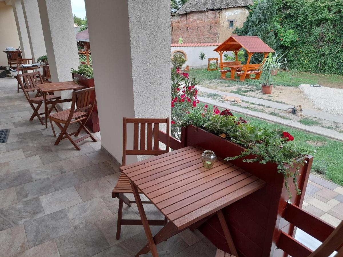 Bed and Breakfast Adamko Borkert Haz Villány Exterior foto